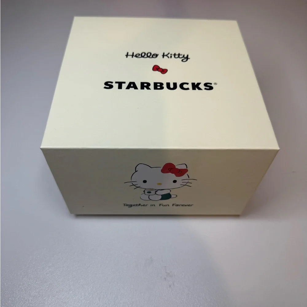 Starbucks x Hello Kitty 16 oz. Ceramic  Mug with Red Bow and Green Lid New